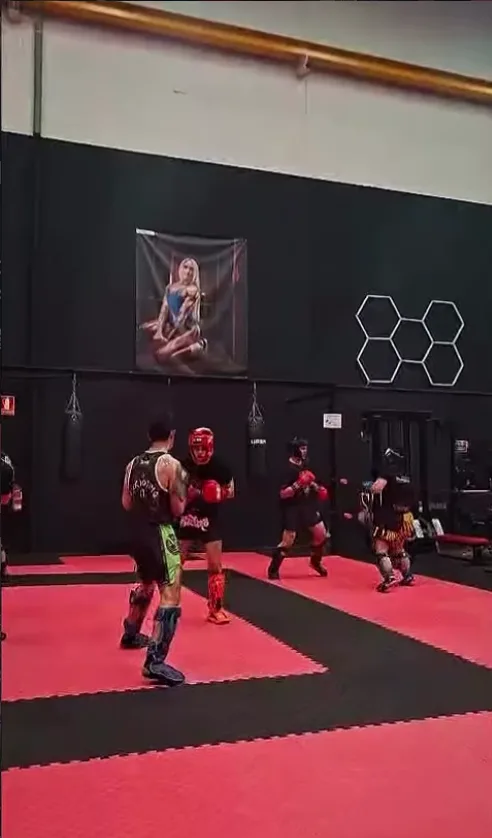 Sesion de deportes de contacto en Colliseum Gym